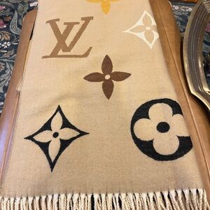 Louis Vuitton Black and Tan Monogram Scarf